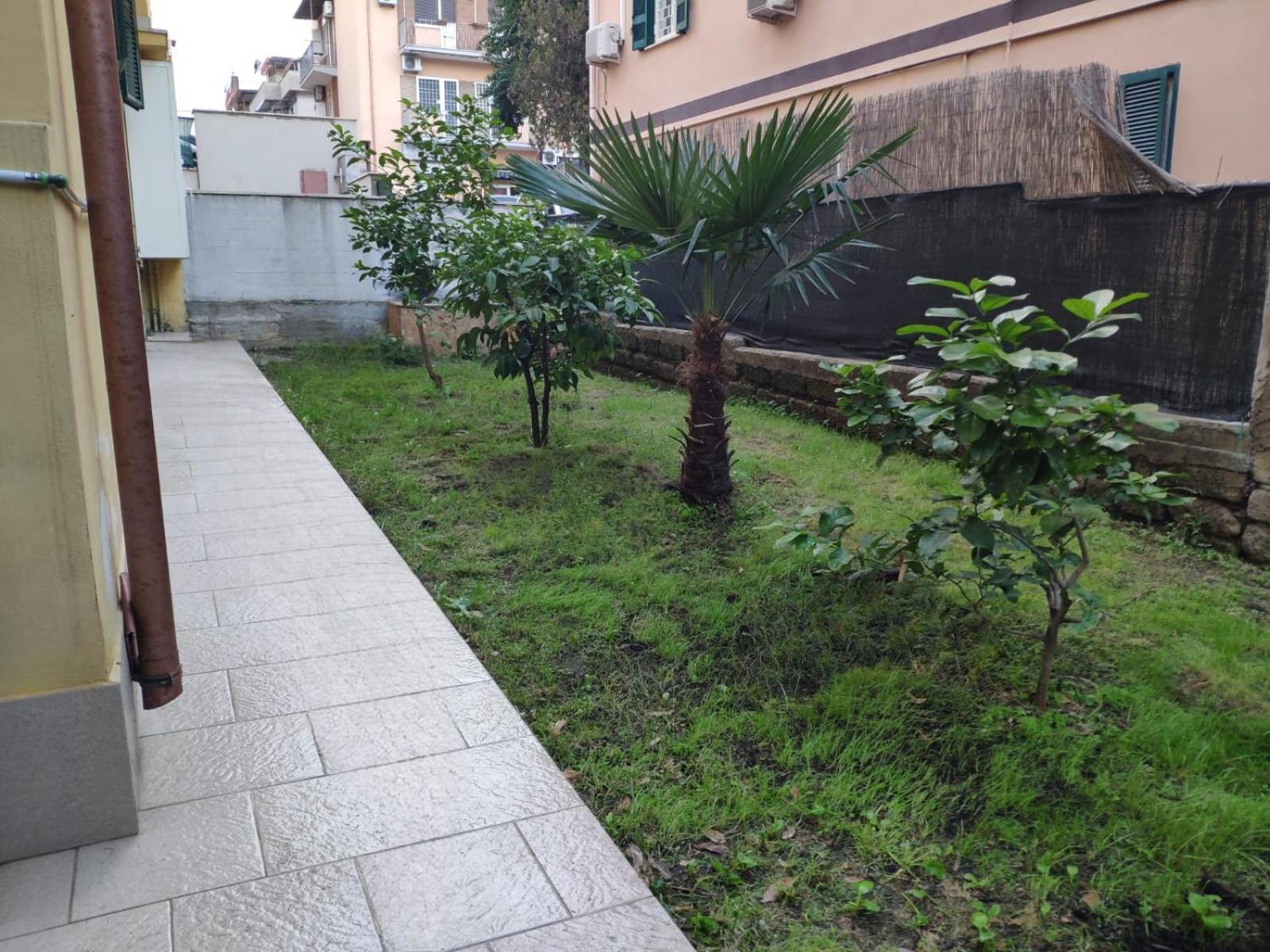 Pensión Deluxe With Private Kitchen And Garden - Close To Metro C Roma